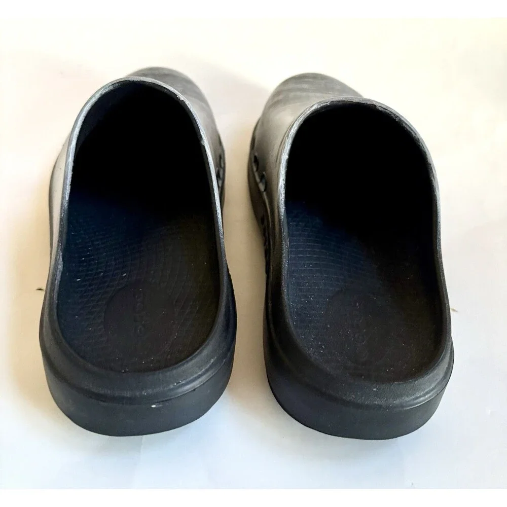 NWOB OOFOS Oocloog Luxe Gray Stripe Recovery Comfort Clogs Size EU37 US L6 M4